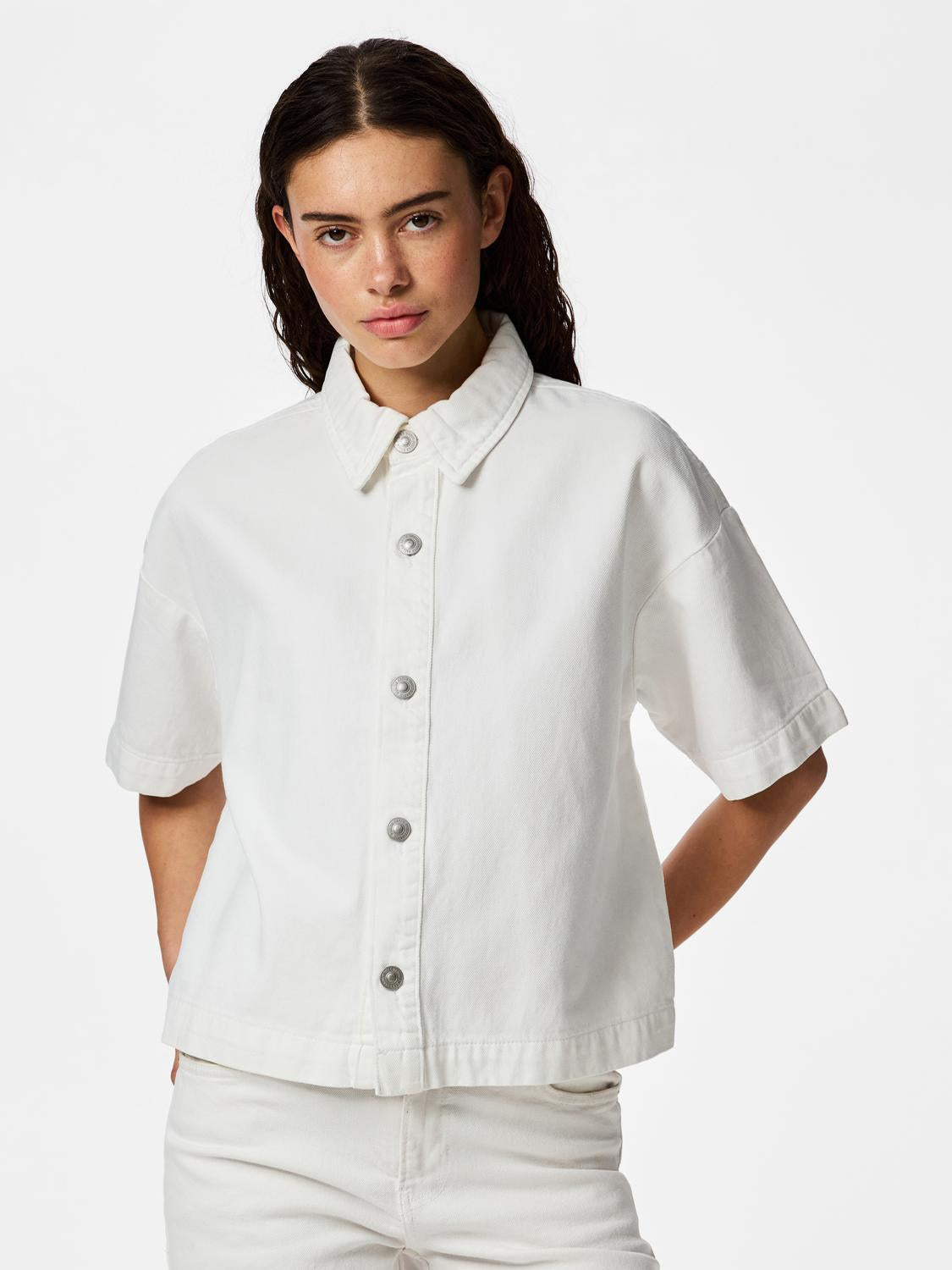 model_shot-front